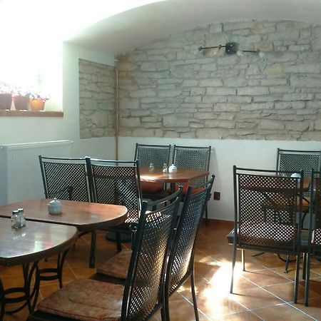 Apartmany V Podzamci Melnik Bagian luar foto